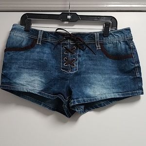 Super cute tie up shorts